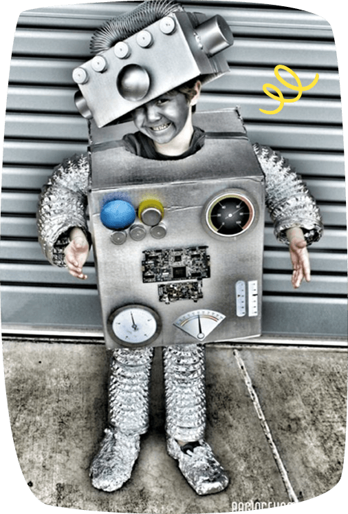 Lapsi pukeutuneena robotiksi
